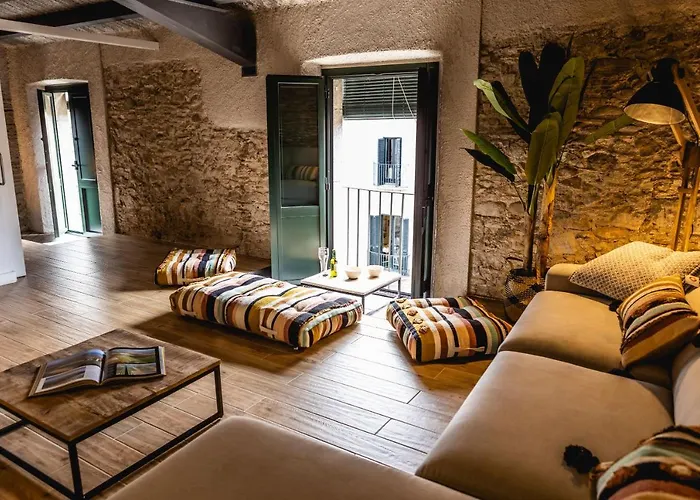 Bravissimo Placa Del Vi, Design Penthouse *