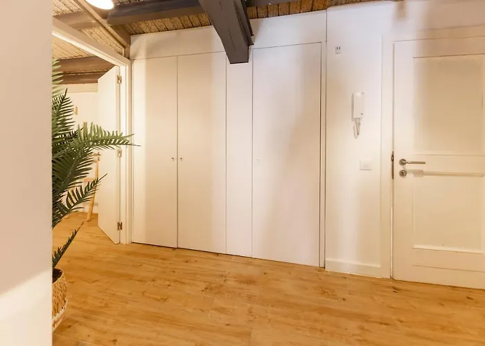 Bravissimo Placa Del Vi, Design Penthouse Lejlighed