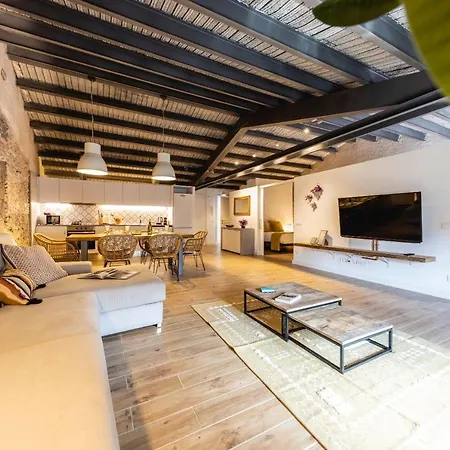 Апартаменты Bravissimo Placa Del Vi, Design Penthouse